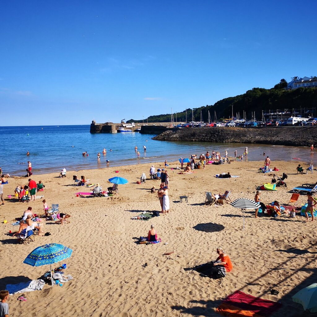 "Experience stress-free arrival at Saundersfoot harbours area with Tenby and Saundersfoot taxis, ensuring smooth transitions and relaxed travel."