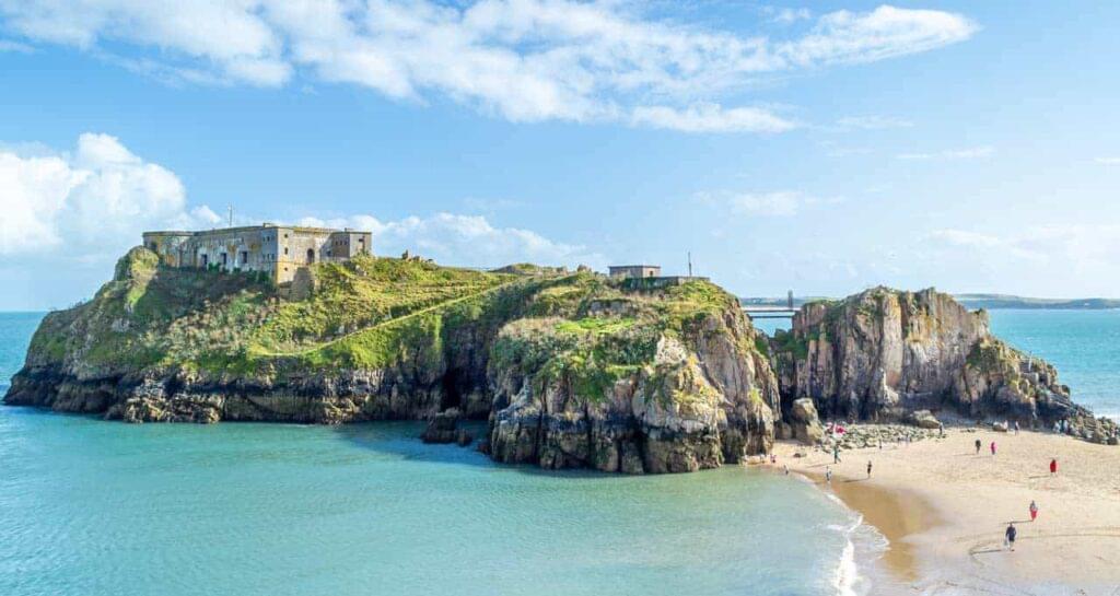 Explore St. Catherine's Island & Fort with Z Cars Tenby cabs.