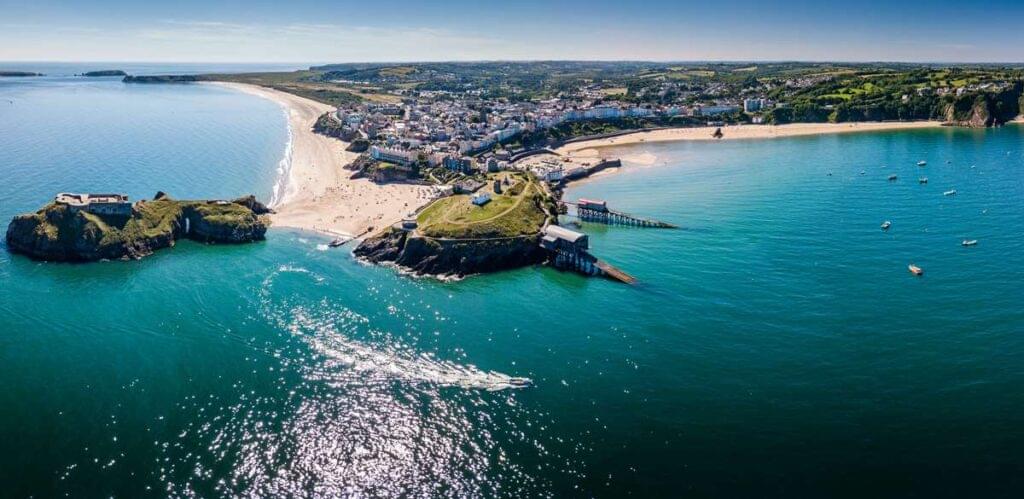 Easy access to Tenby South Beach with Z Cars Tenby cabs.